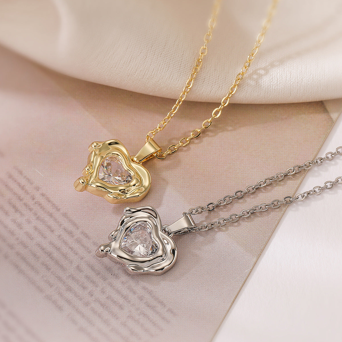 Minimalist Heart-Shaped Copper Pendant Necklace with Real Gold Plating and Zircon Accents for Women