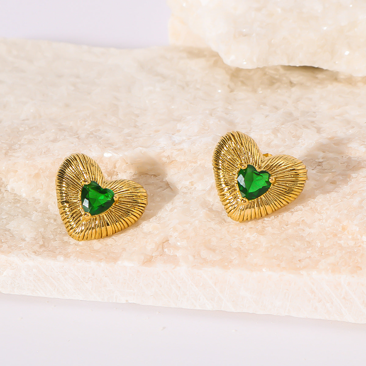 Minimalist Heart-Shaped Stainless Steel Stud Earrings with Rhinestone Inlay and 18K Gold Plating for Women