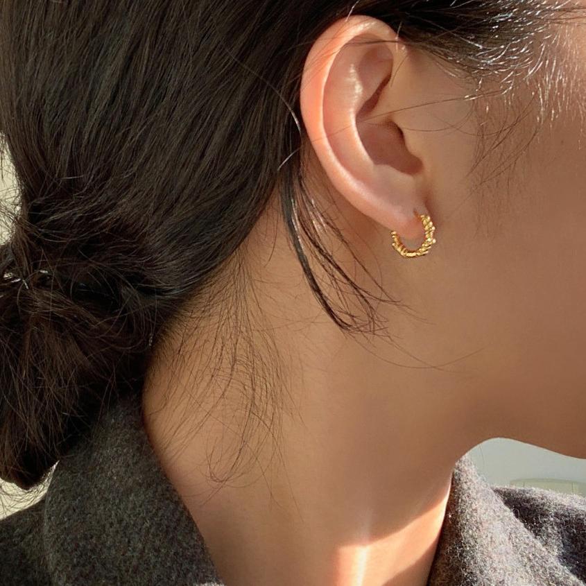 Orecchini a perno a spirale minimalisti in argento per donne con perni in argento Sterling 925 e finitura placcata