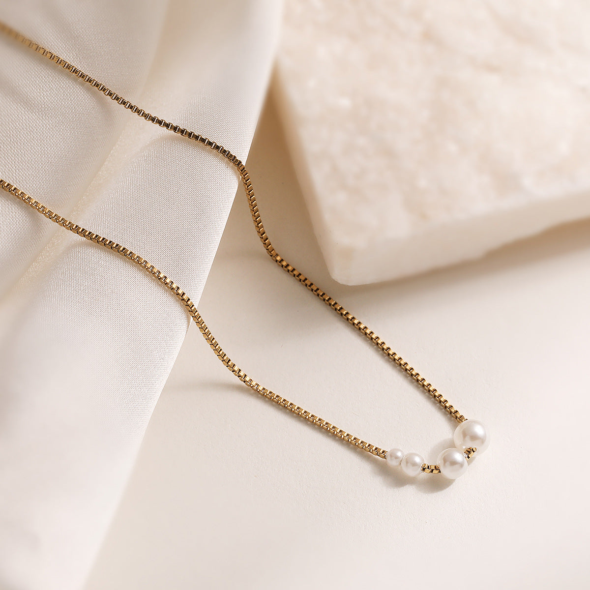 Minimalist 18K Gold Plated Geometric Stainless Steel Pearl Necklace for Women
