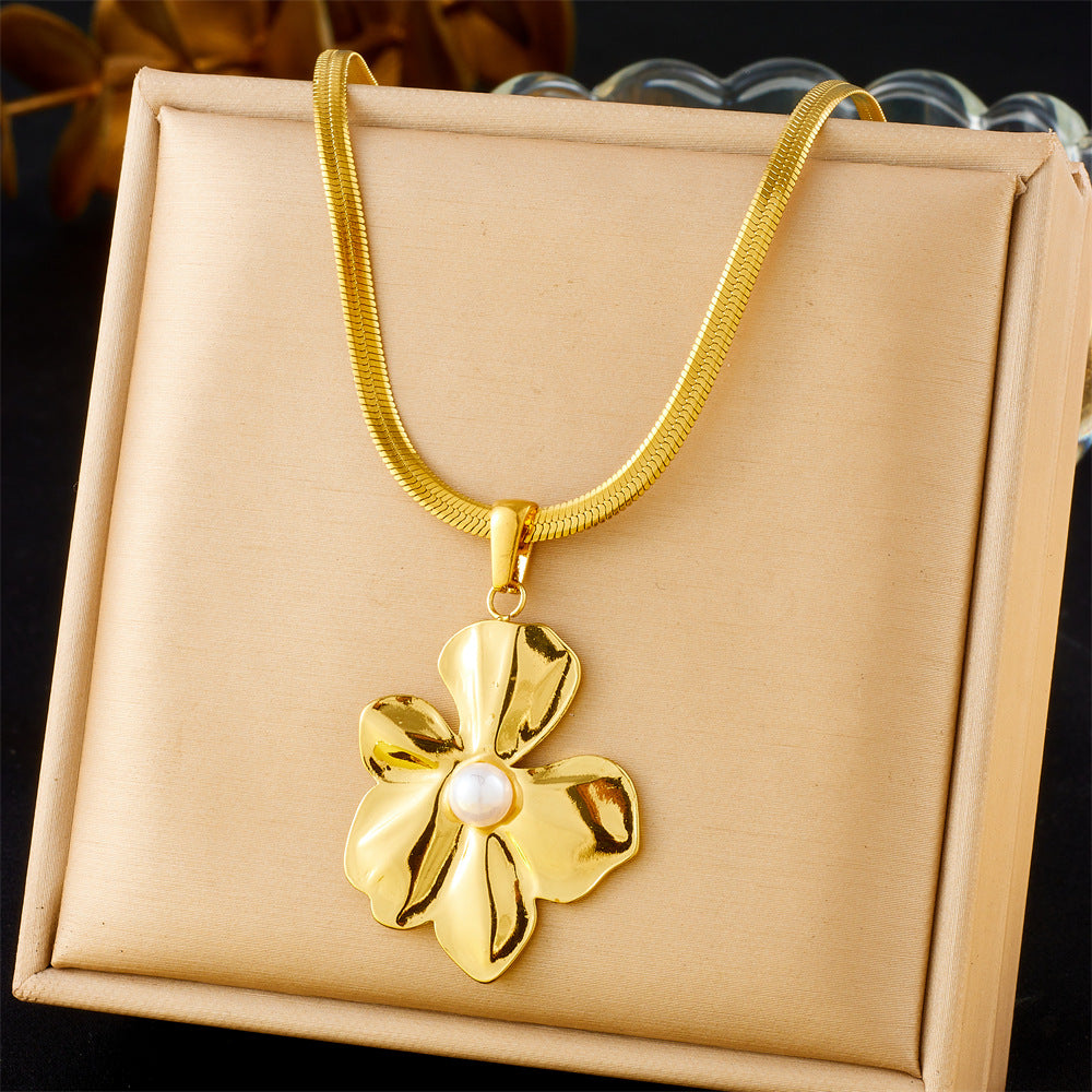 Minimalist Elegant Gold Plated Floral Stainless Steel Necklace with Pearl Serpentine Chain