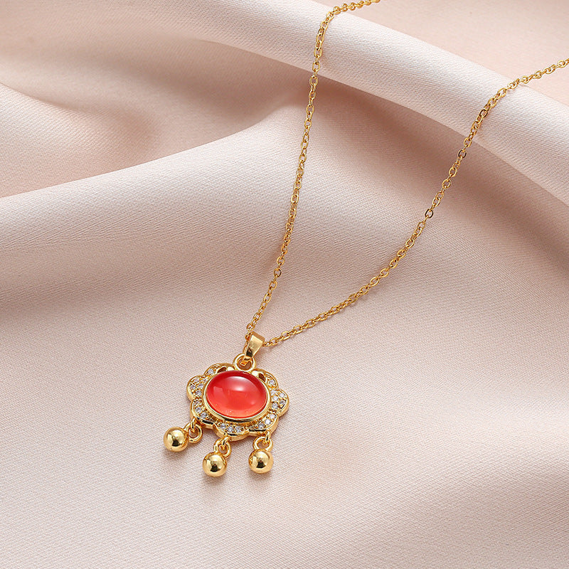 Original Design Irregular Animal-Shaped Titanium Steel Pendant Necklace for Women with Plated Finish and Color-Changing Temperature-Sensitive Charm