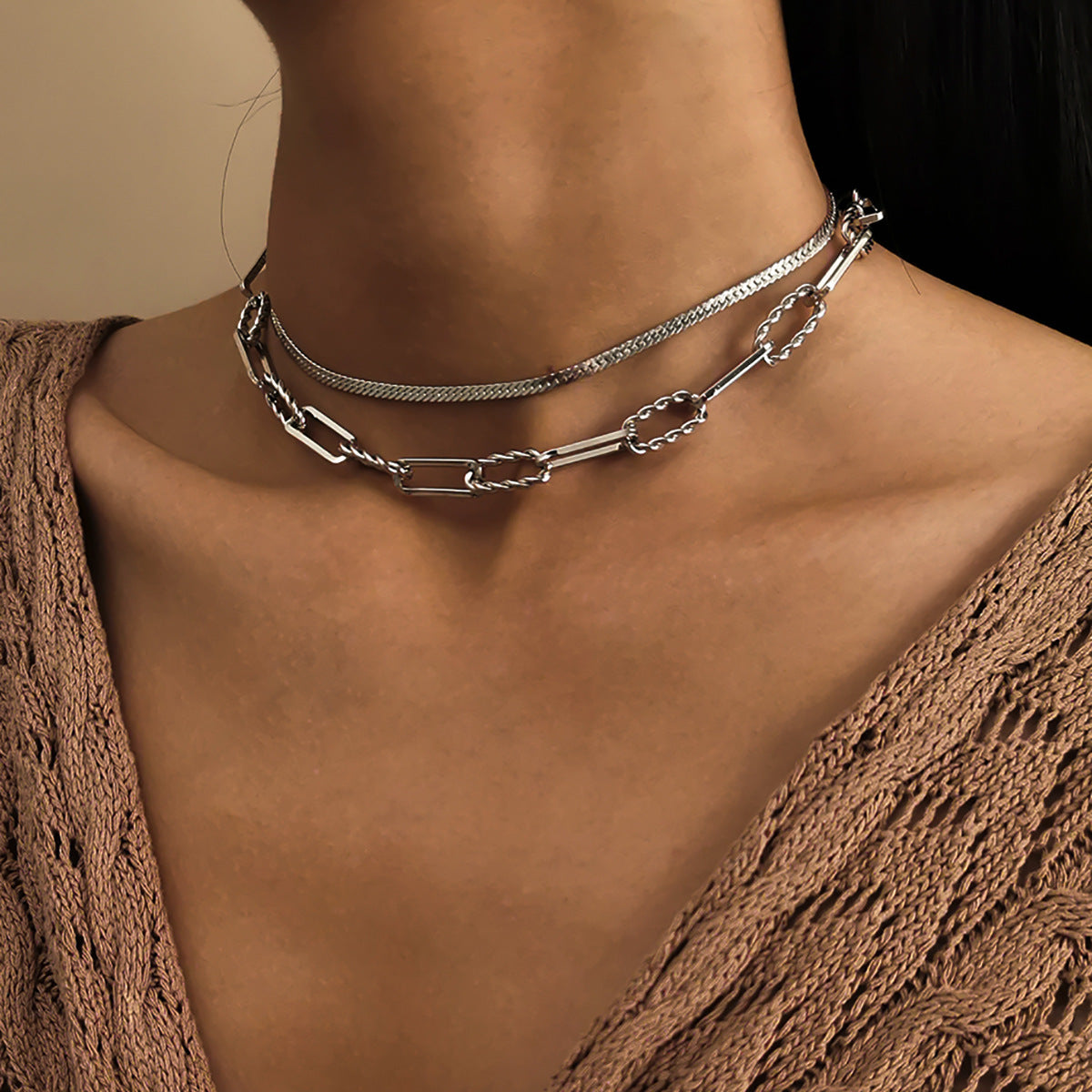 Collar Minimalista de Serpiente Hip Hop con Cruz Geométrica para Mujer