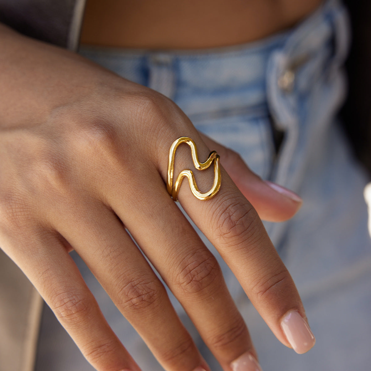Bracciale da donna in acciaio inossidabile placcato oro 18K con design a linee geometriche, accessorio di moda ipoallergenico