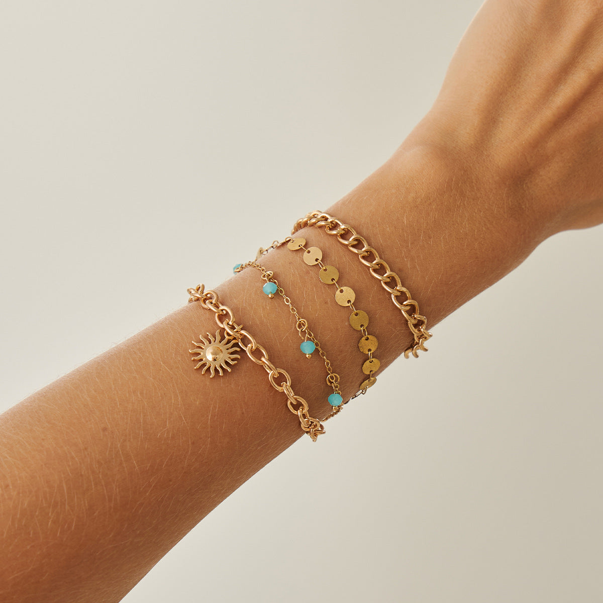 Collana Pendente Multistrato da Donna Fatta a Mano in Metallo Misto Stile Turchese Geometrico Minimalista con Frange e Catena Snake