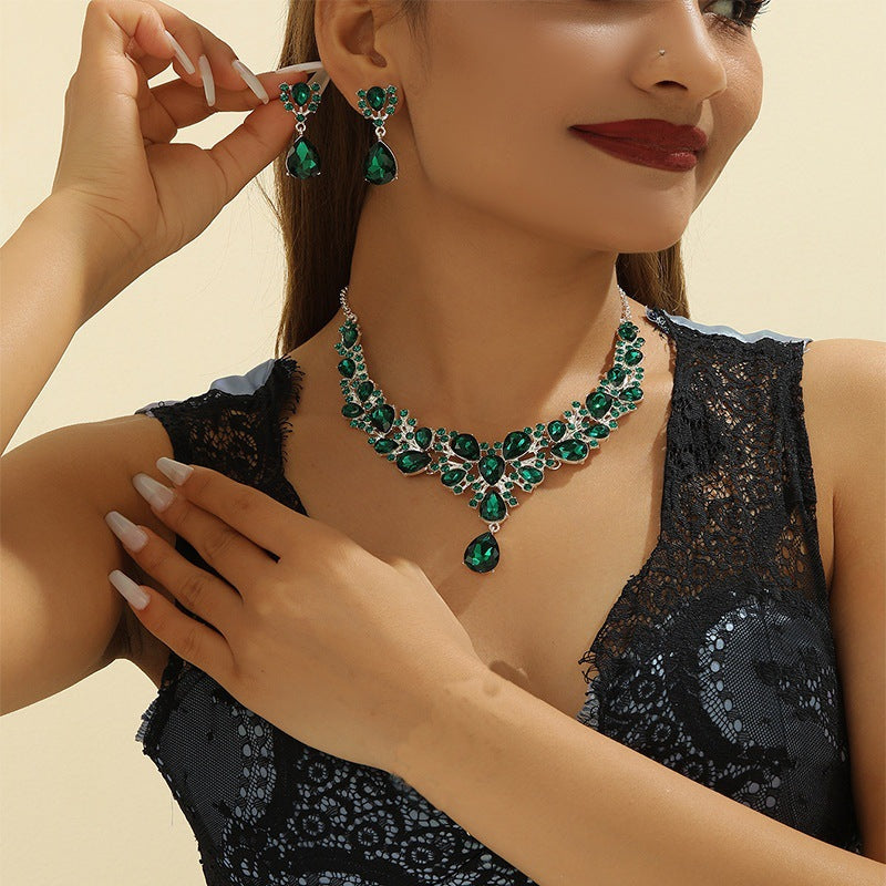 Resort Style Heart and Teardrop Shaped Alloy Necklace Bracelet Earrings Set with Rhinestone Inlay and Gold Plating on O-Chain