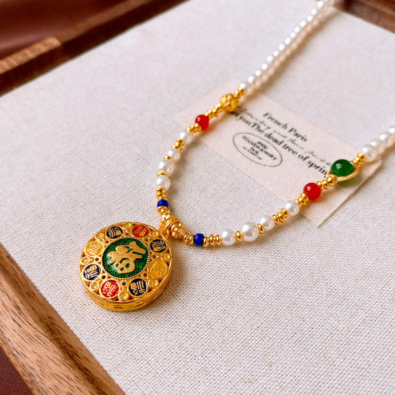 Vintage Geometric Pendant Necklace for Women Alloy Chain with Plated Finish Minimalist Retro Aesthetic