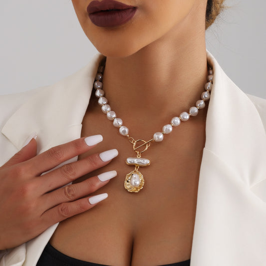 Collar de lujo con colgante geométrico de diamantes de imitación para mujer con cadena de metal chapado y cuentas tipo perla