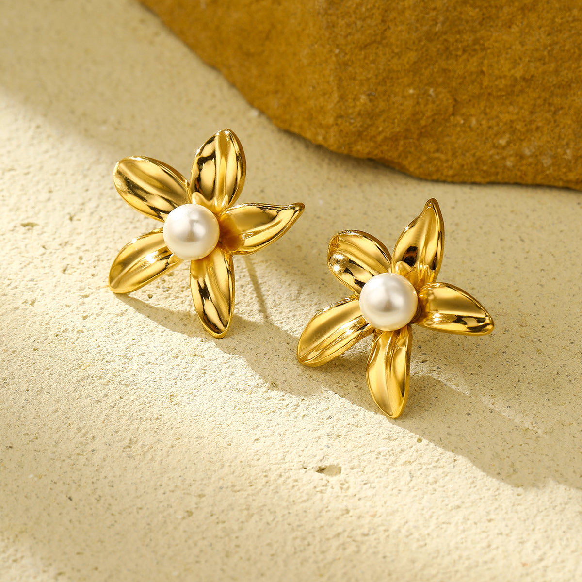 Fashionable Floral Pearl-Inlaid Titanium Steel Earrings with 18K Gold Plating for Women