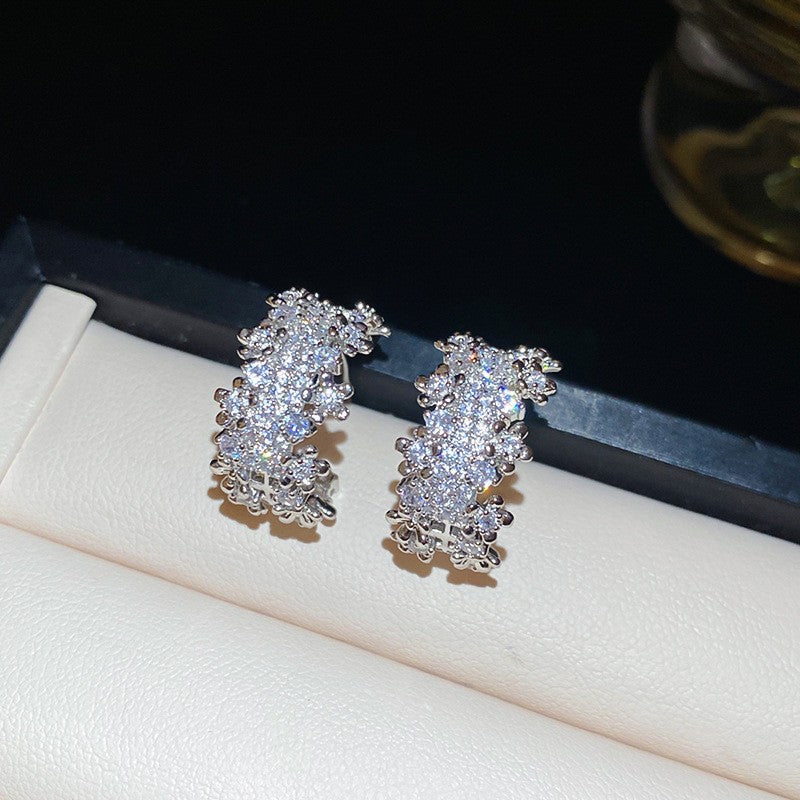 Orecchini floreali minimalisti con perle, perno in argento sterling 925 e strass, da donna