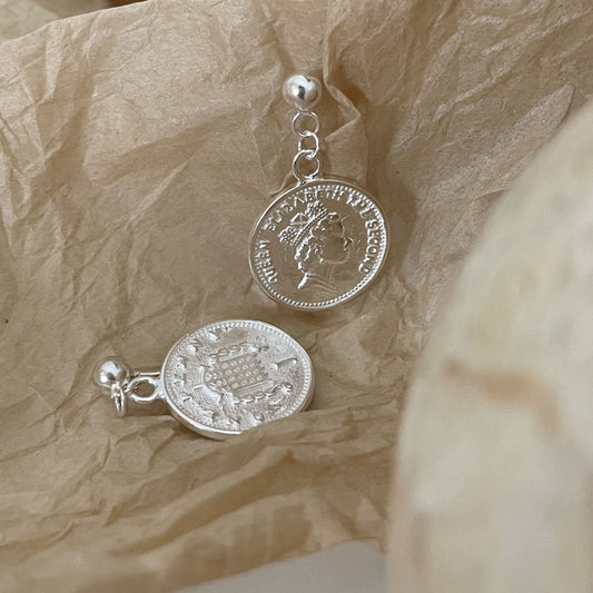 Orecchini a perno tondi minimalisti a forma di moneta in Argento Sterling 925 con intarsio in perla e accento quadrato smussato