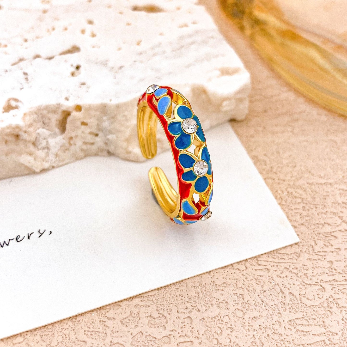 Anello in lega placcato oro con design floreale e cavo, elegante e di lusso, per donna