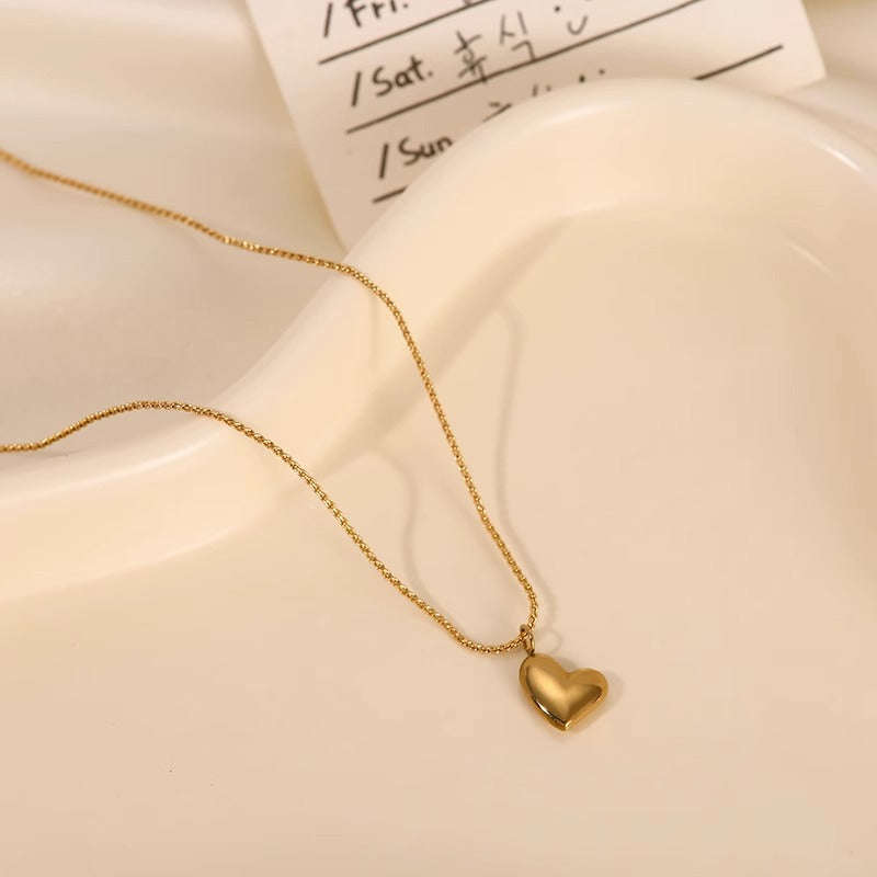 Original Design Heart-Shaped Titanium Steel Plated Clavicle Necklace for Women with Irregular Detail