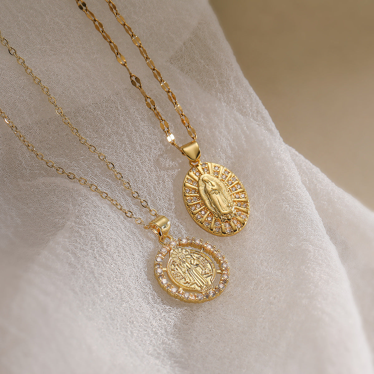 Minimalist Geometric Maria Pendant Necklace for Women with Copper Base Plated in 18K Gold and Zircon Inlay