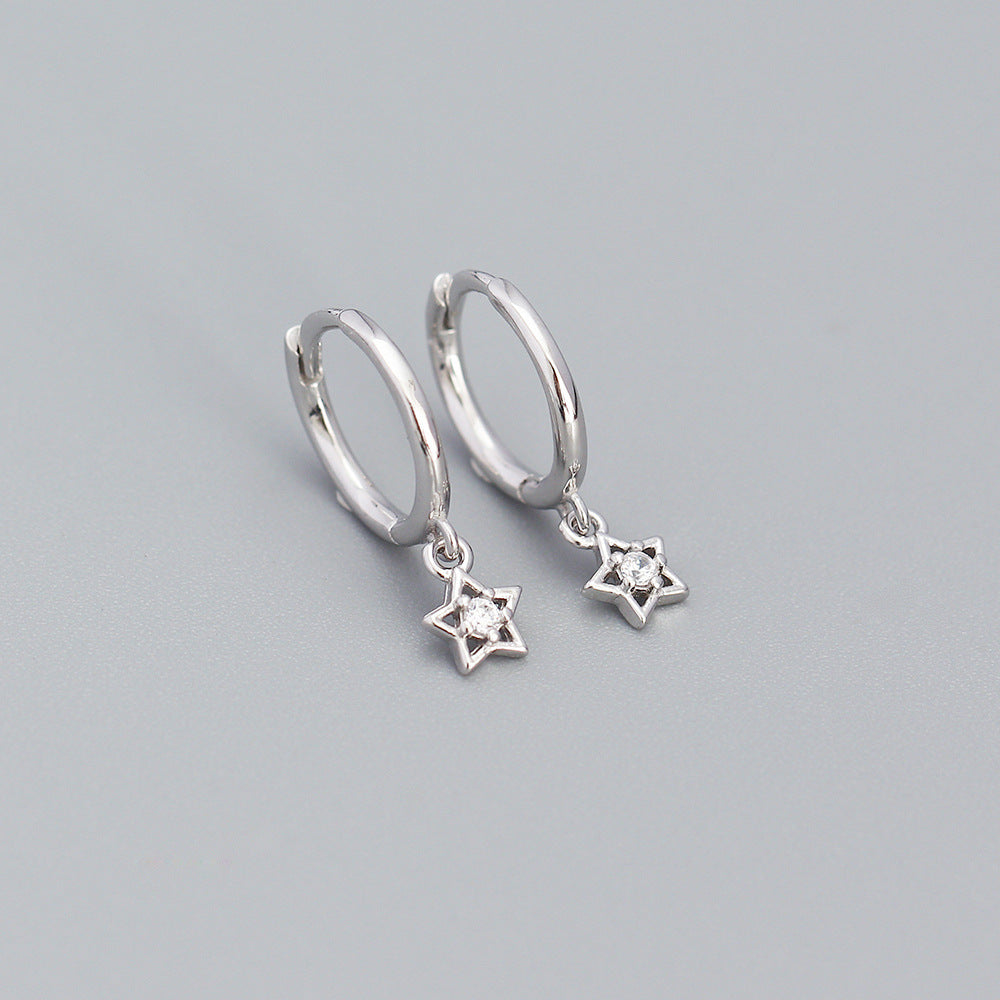 Orecchini a perno da donna a forma di stella minimalisti in argento sterling placcato