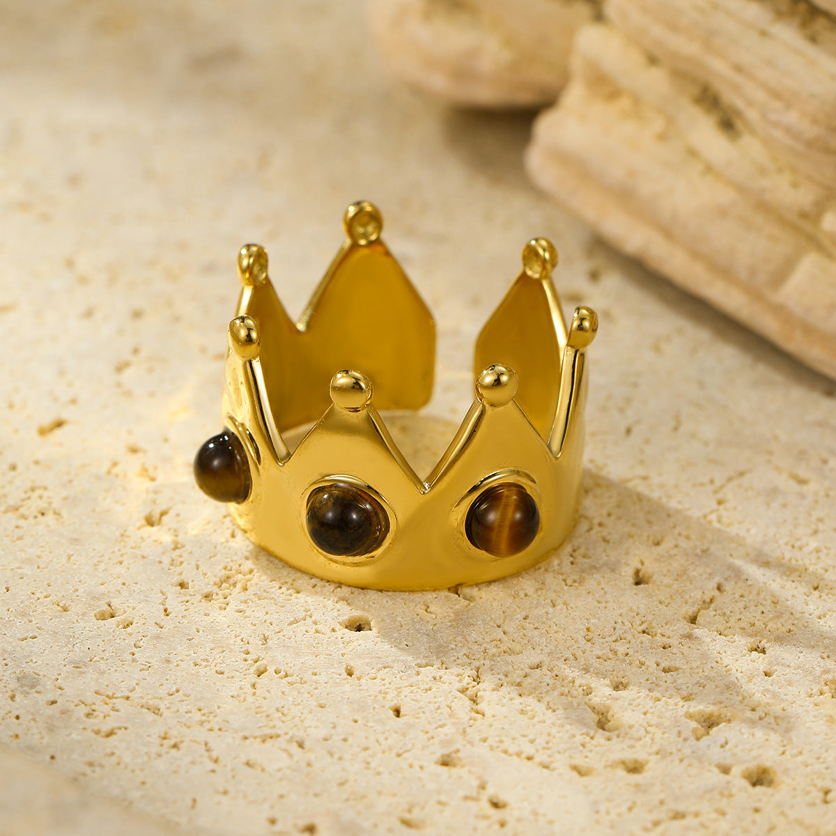 Anello minimalista a forma di corona in acciaio inossidabile placcato oro 18 carati con fascia aperta regolabile da donna
