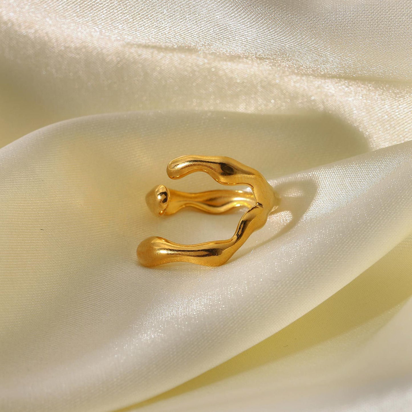 Anillo abierto con textura cruzada irregular geométrica de moda, joyería de acero inoxidable chapado en oro de 18 quilates para mujer