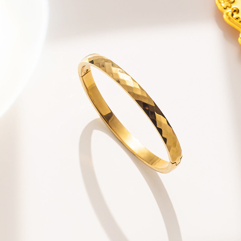 Pulsera Minimalista de Rombo Estrellado para Mujer Hecha de Acero de Titanio con Chapado en Oro de 18K Acabado Hipoalergénico Resistente a la Decoloración