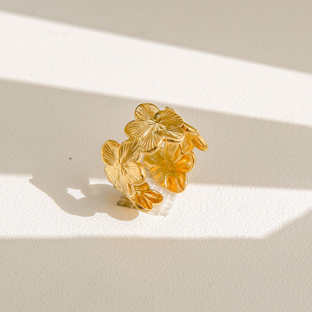 Anello di tendenza da donna in acciaio inossidabile geometrico placcato oro con perle e fiori stile Instagram