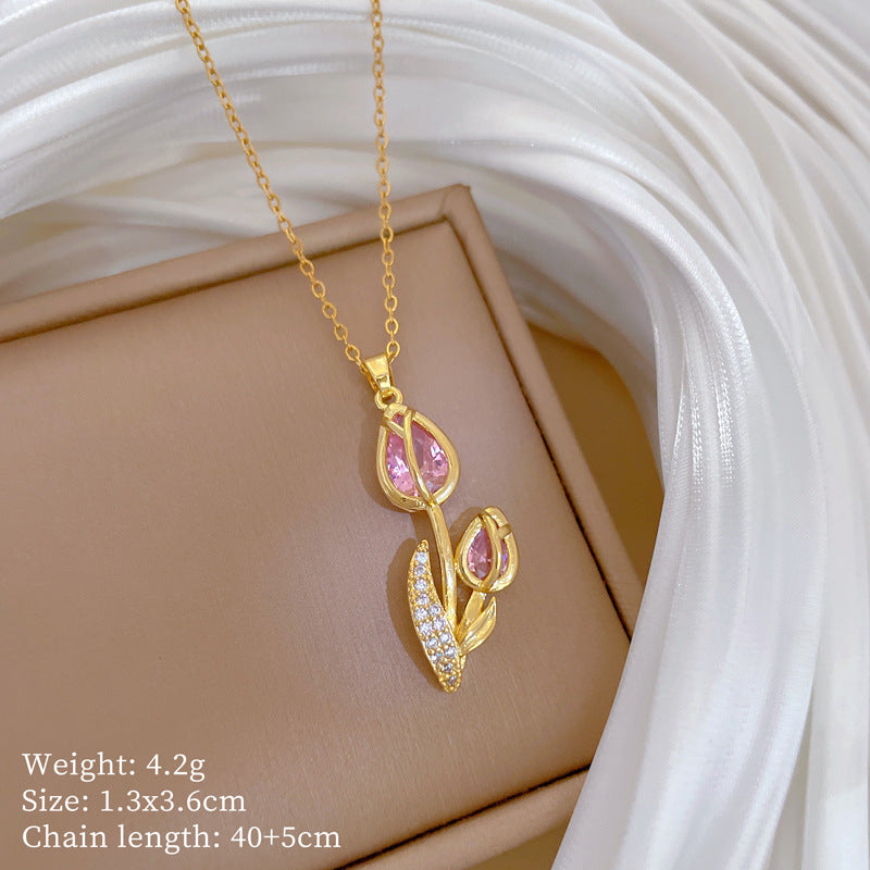 Elegant Rose Flower Pendant Necklace for Women with Full Rhinestone Inlay on Titanium Steel Chain, Geometric Design, Minimalist and Fresh Sweet Style