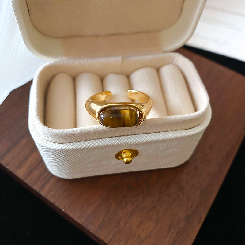 Anello da donna aperto a rombo a forma di fiore di iris in rame con intarsio di zirconi, ispirato al vintage