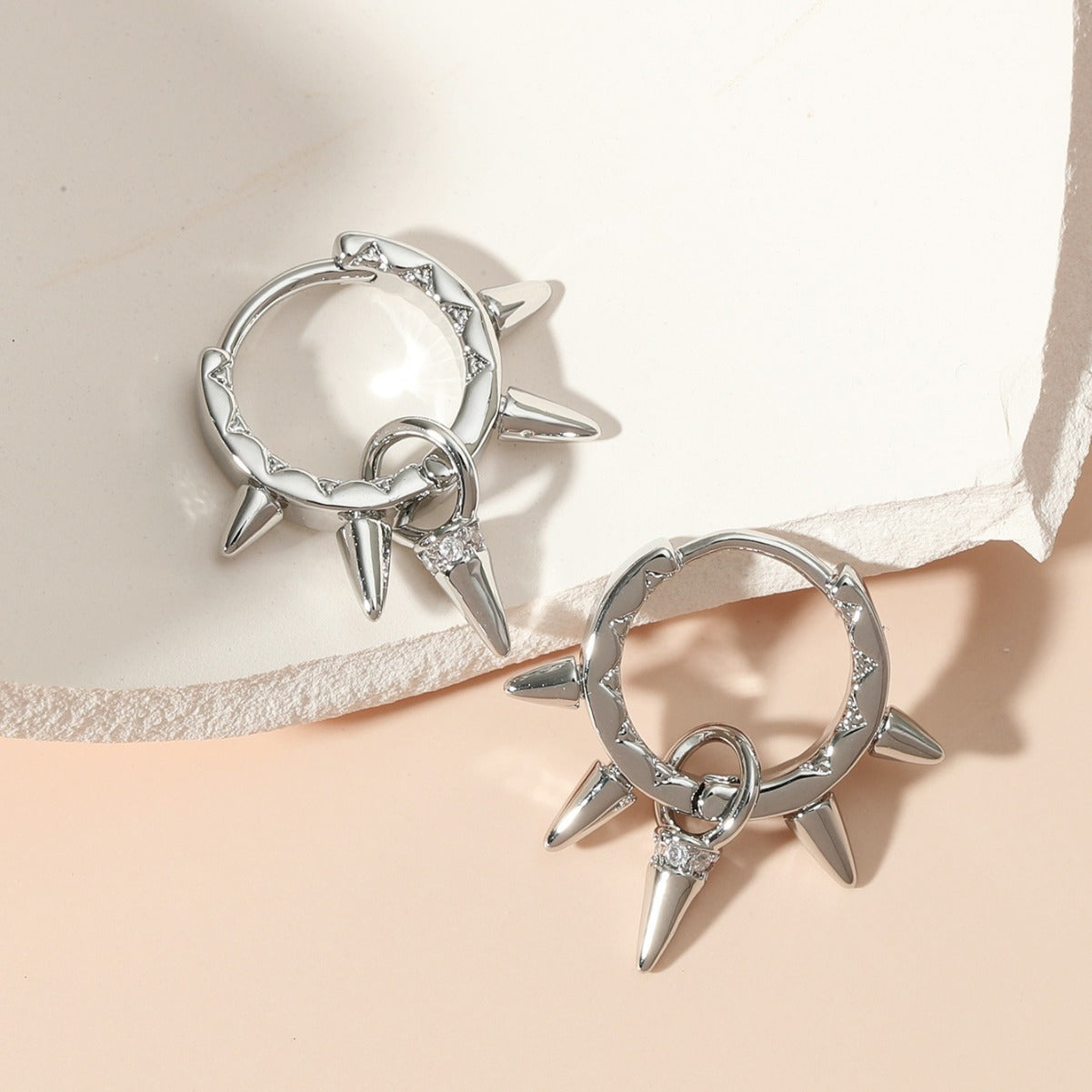Pendientes de Cobre con Diamantes de Imitación Geométricos y Diseño de Espinas para Mujer, Estilo Fresco y Minimalista