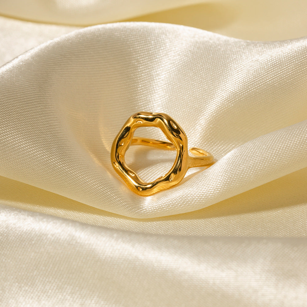 Anillo Abierto Minimalista Geométrico Hueco de Flor de Lava para Mujer en Acero de Titanio con Chapado en Oro de 18K