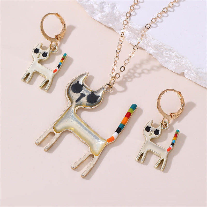 Bonito collar de clavícula con colgante en forma de fruta para niñas con diseño de lazo, material de resina, acabado esmaltado y cadena de cuentas redondas.