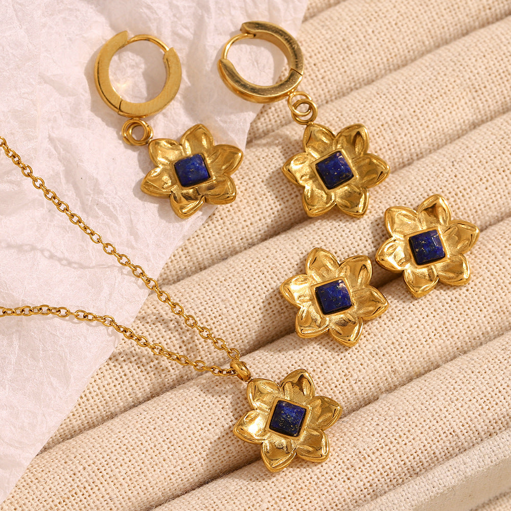 Parure Collana e Orecchini da Donna in Acciaio Inossidabile con Fiori Stile Vintage e Placcatura in Oro 18K