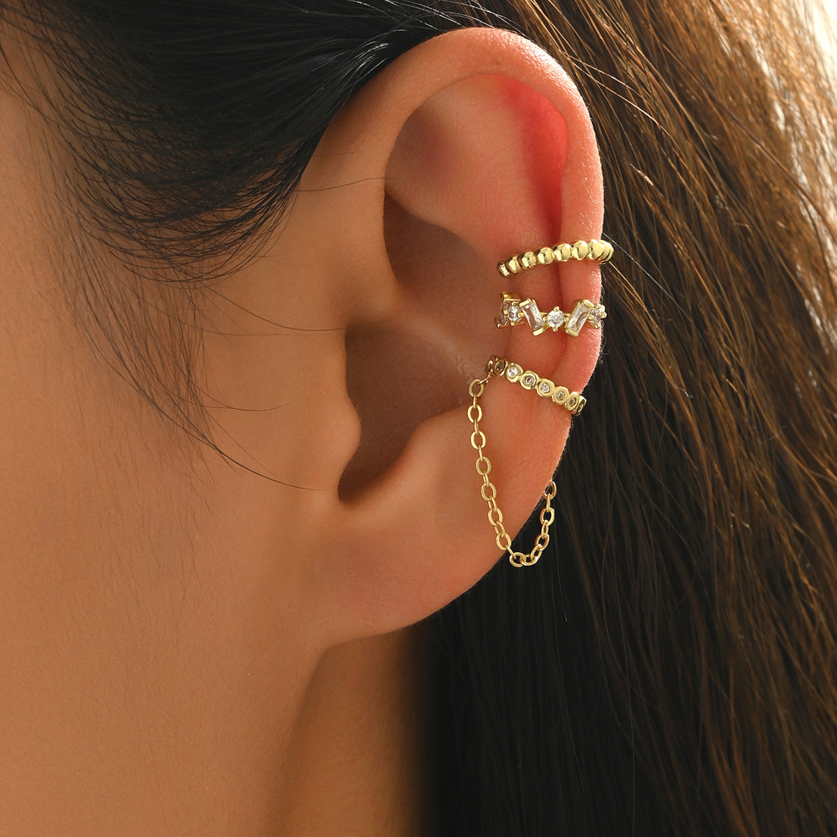 Orecchini da donna geometrici a U minimalisti in lega di zinco con intarsi in strass e perni in acciaio inossidabile