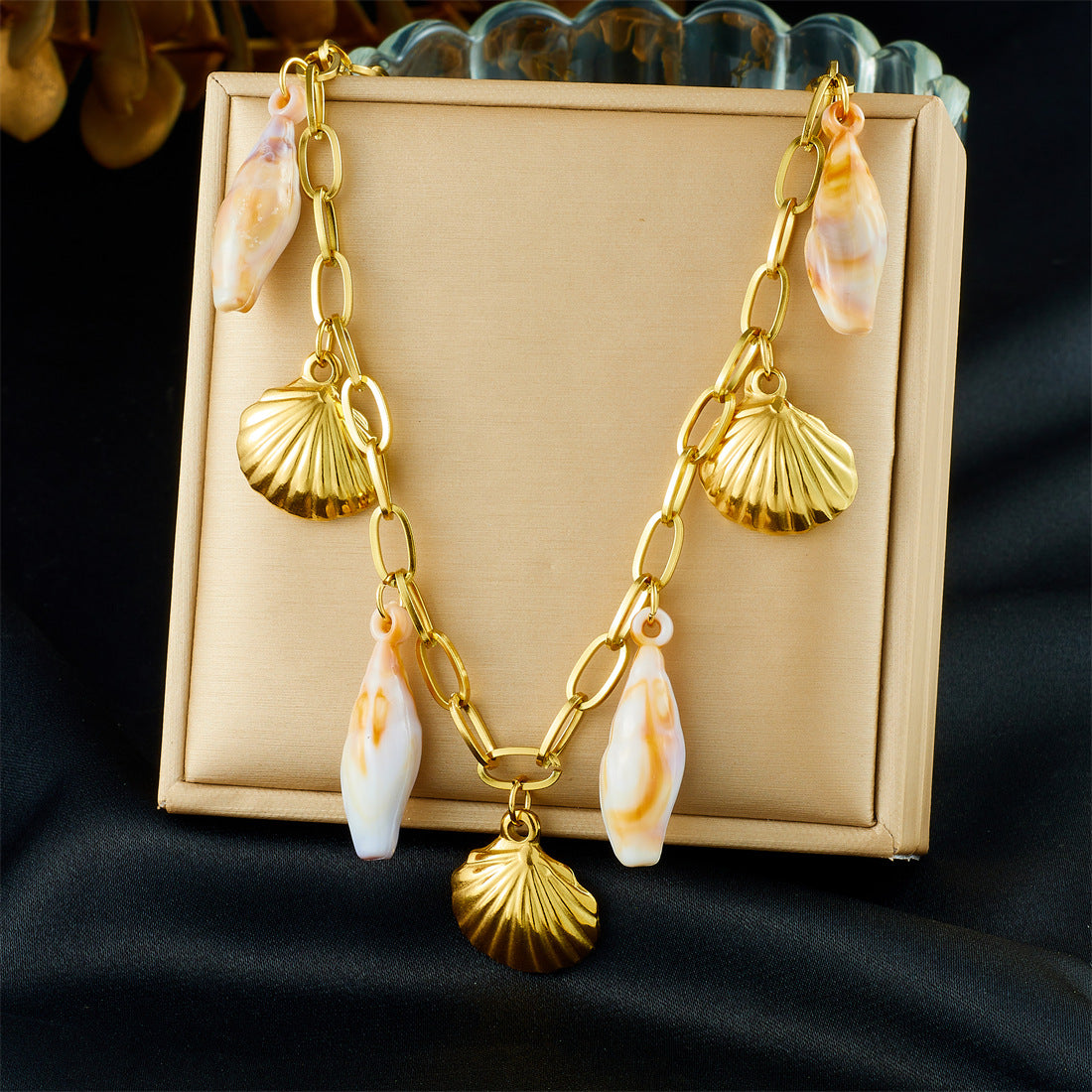Sweet Gold Plated Heart Floral Hollow Stainless Steel Pendant Necklace Curb Chain