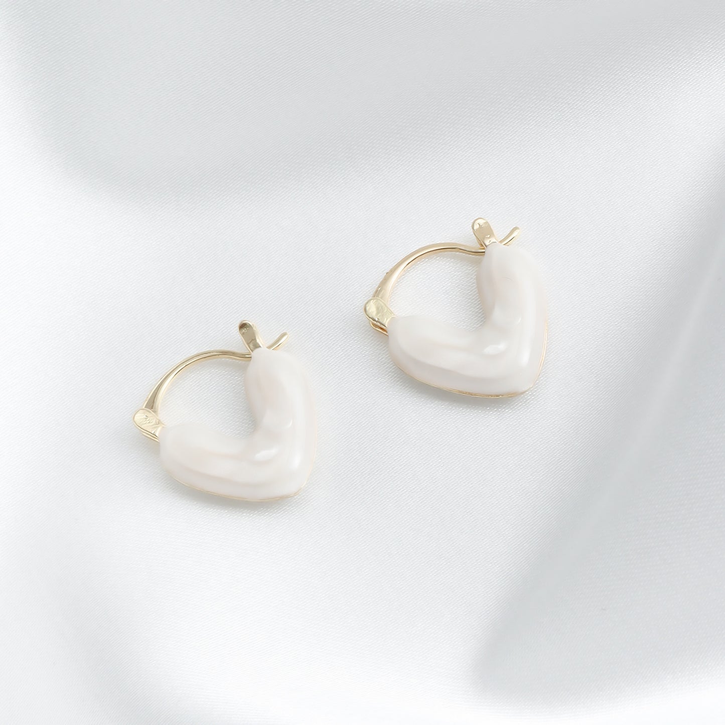 Vintage Minimalist V-Shaped Heart Stud Earrings for Women with Electroplated Metal Finish