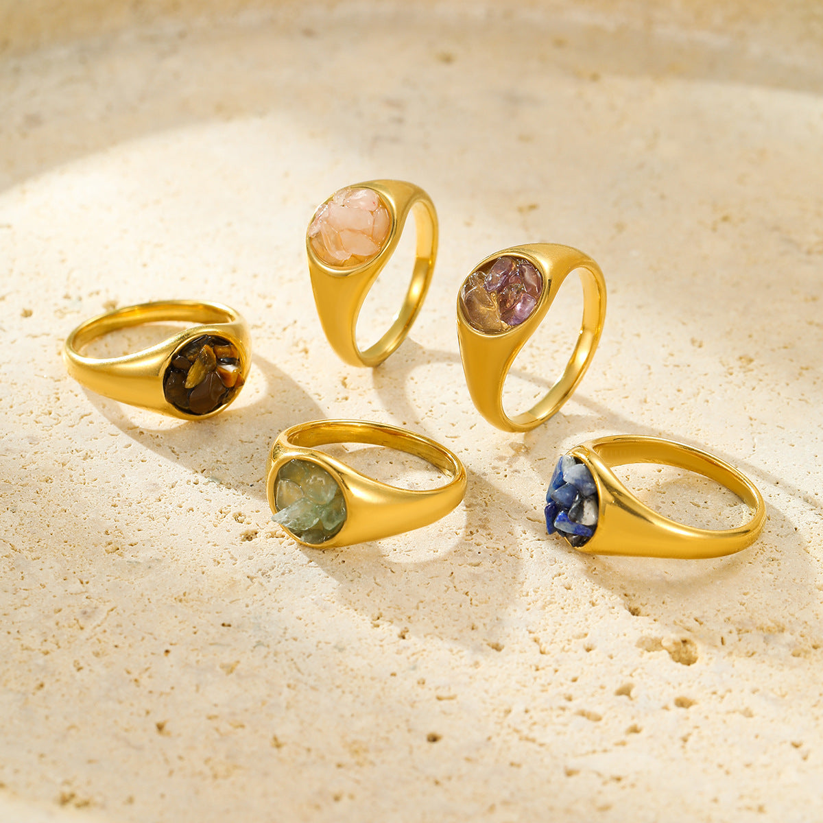 Anello geometrico da donna in acciaio inossidabile placcato oro 18 carati con intarsio in pietra naturale