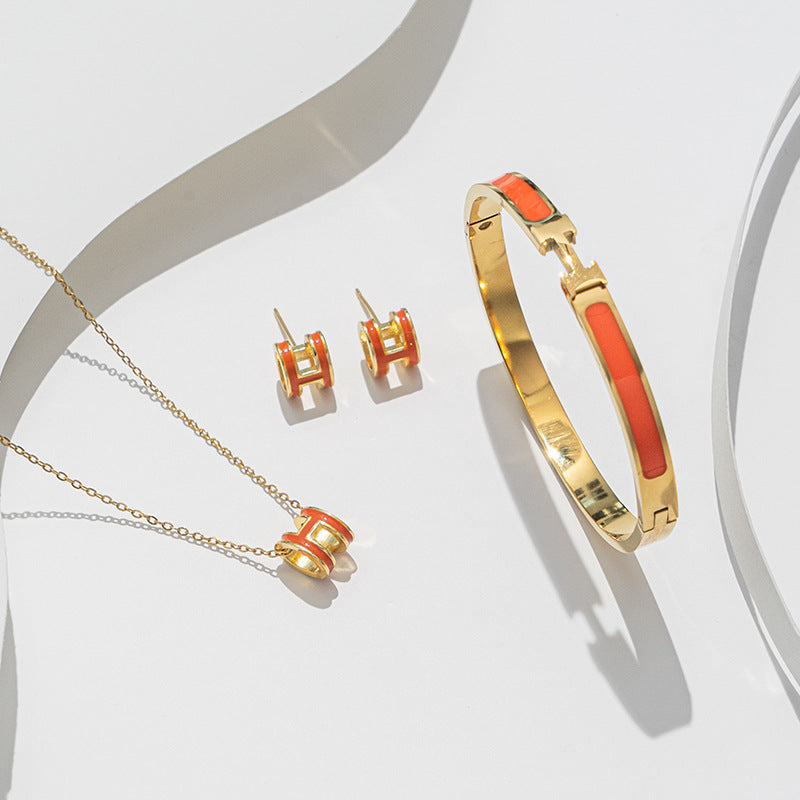 Set di Collane da Donna Minimaliste di Lusso con Cuore e Forme Geometriche in Acciaio al Titanio, Placcate Oro e con Catena a O