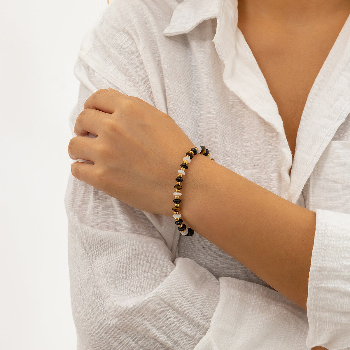 Collana Minimalista Geometrica da Donna in Perline di Vetro con Finitura Galvanizzata e Pendente in Pietre Preziose Miste