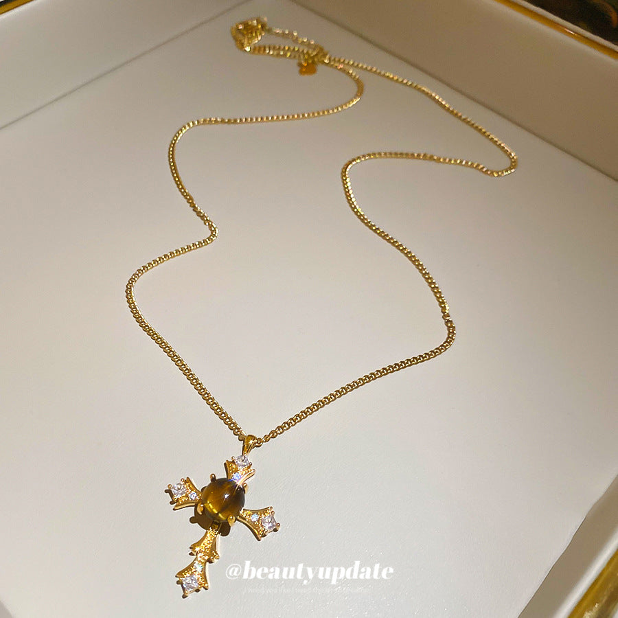 Collana con ciondolo a croce da donna stile vintage in rame con intarsio di zirconi