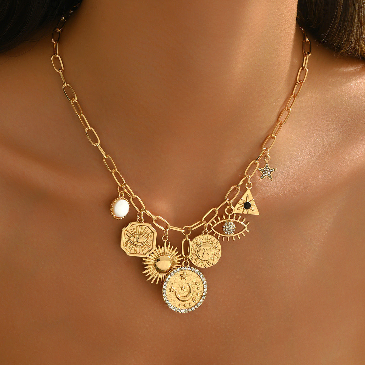 Collar con colgante geométrico de sol y luna creciente con incrustaciones de diamantes de imitación en aleación de zinc para mujer