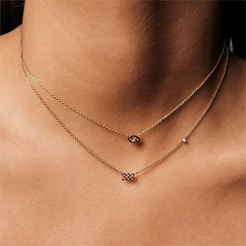 Collana con ciondolo numero angelo in acciaio inossidabile di lusso con accenti di strass, catena a medaglione personalizzabile a tre cifre per donna