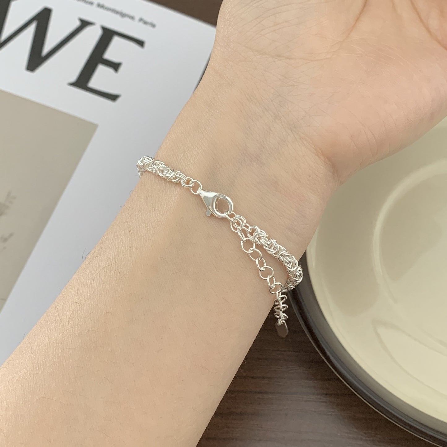 Pulsera geométrica elegante, minimalista y artesanal de plata de ley 925