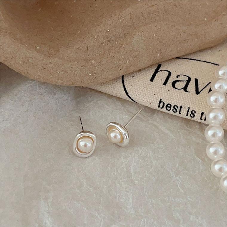 Orecchini a perno geometrici minimalisti in argento sterling 925 con perle placcate oro