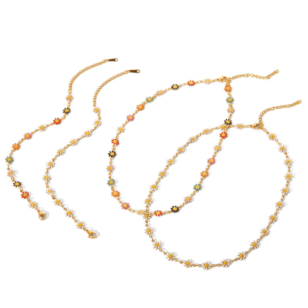 Trendy 18K Gold Plated Titanium Steel Daisy Flower Geometric Necklace for Women