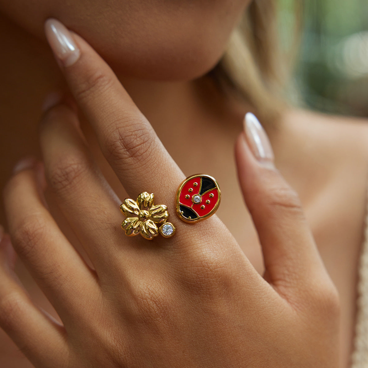 Set Collana con Ciondolo Coccinella alla Moda in Acciaio Inossidabile con Finitura Placcata da Donna Include Orecchini Bracciale e Collana