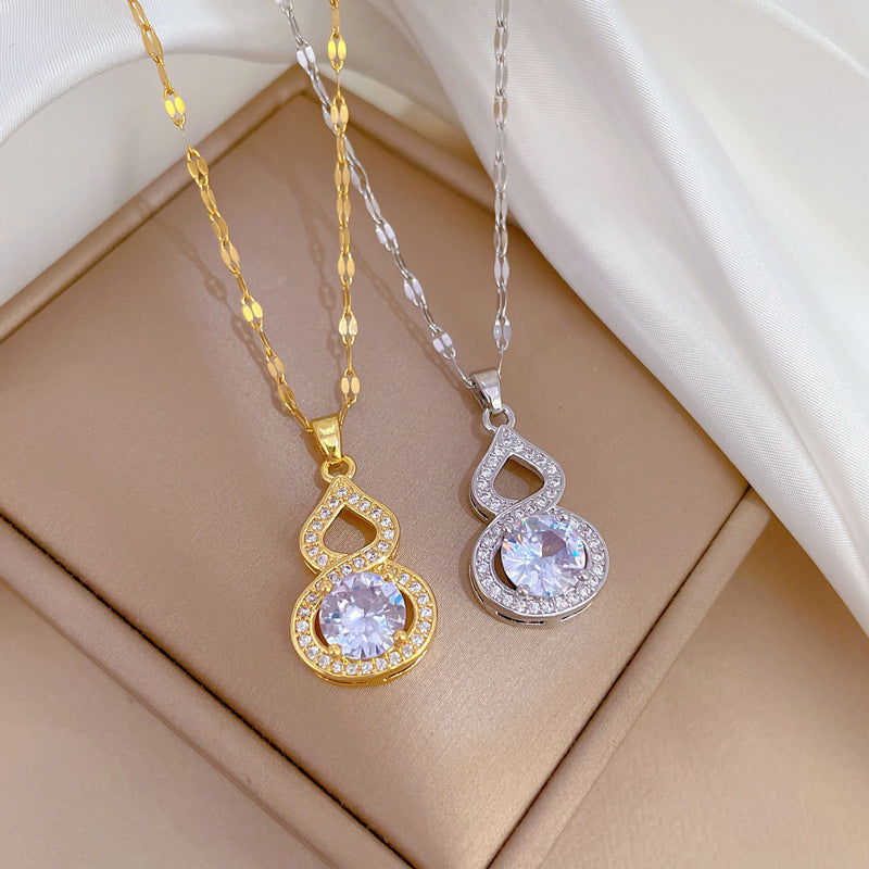 Collana da Donna Minimalista Geometrica in Acciaio al Titanio con Intarsio Completo di Diamanti