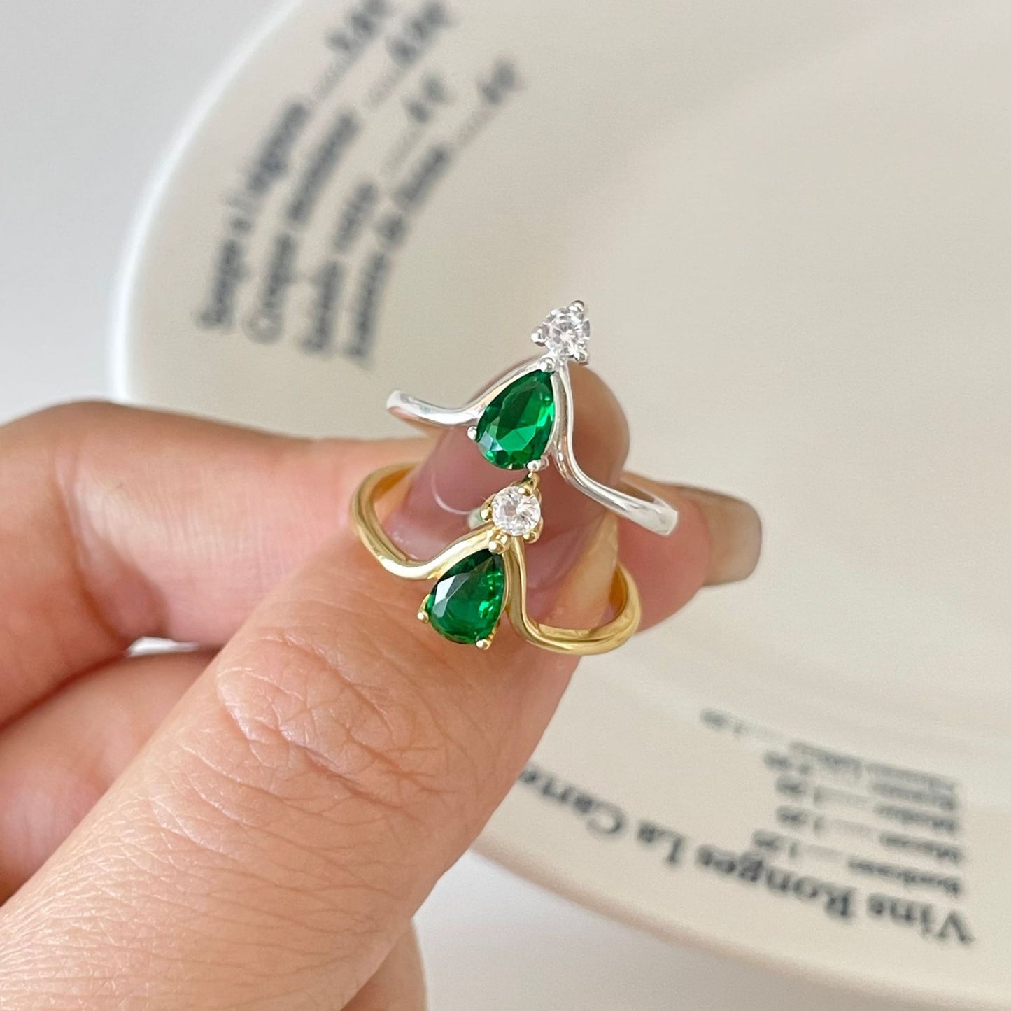 Anello a Goccia Minimalista in Argento Sterling 925 con Zirconia Cubica Verde da Donna