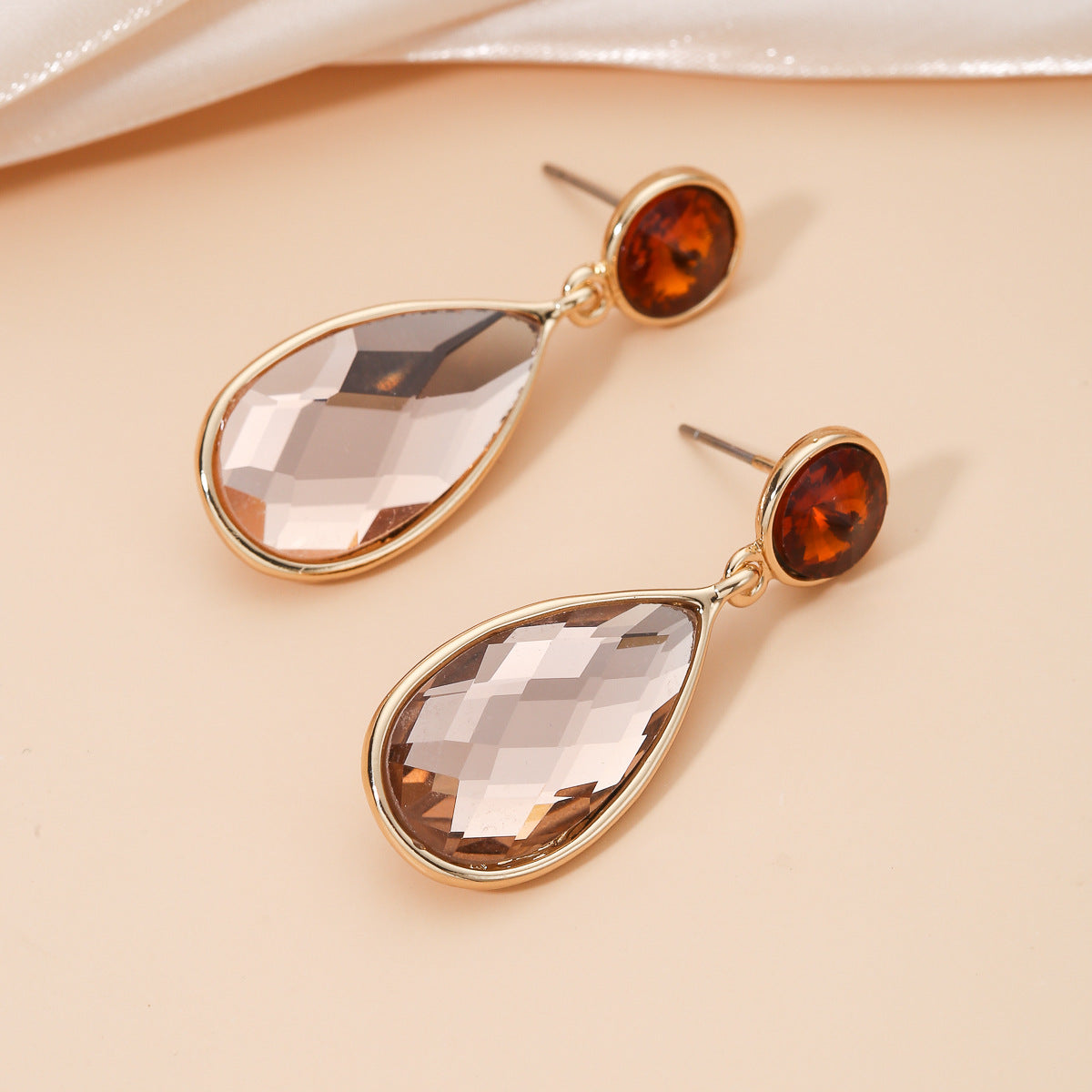 Aretes de Cobre Geométricos Minimalistas en Forma de Gota de Agua con Incrustaciones de Diamantes de Imitación para Mujer