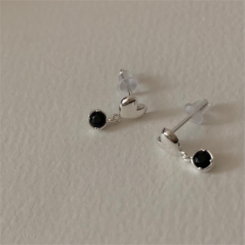 Minimalist Heart-Shaped 925 Sterling Silver Black Rhinestone Stud Earrings for Women with Plated Finish