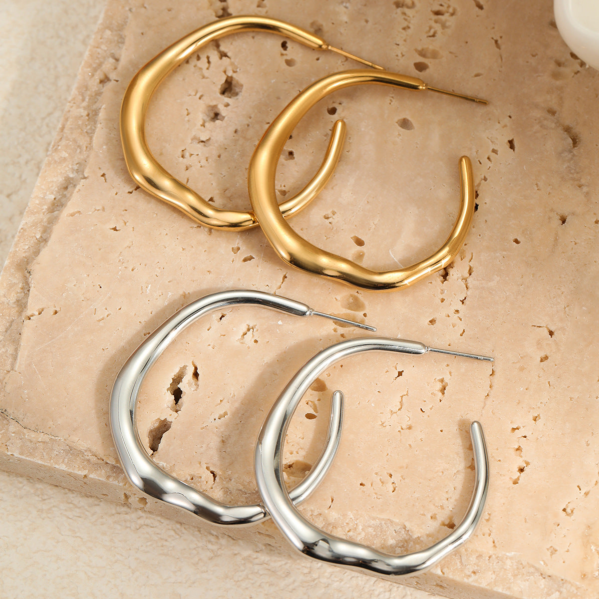 Orecchini a cerchio a C minimalisti geometrici in acciaio inossidabile con placcatura in oro 18 carati da donna