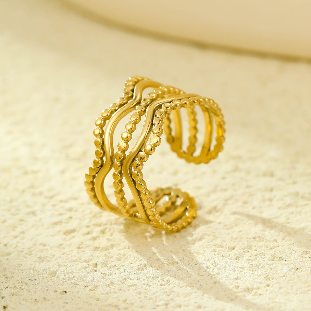 Anello aperto geometrico minimalista in acciaio inossidabile con placcatura in oro 18 carati, design multistrato cavo da donna