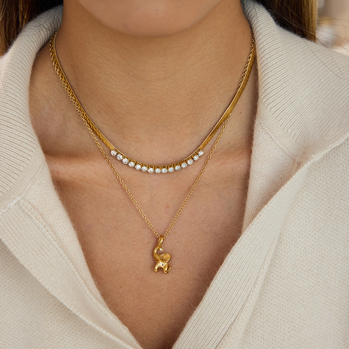 Collar minimalista geométrico de acero de titanio con colgante de diamantes de imitación chapado en PVD de oro de 18 quilates para mujer