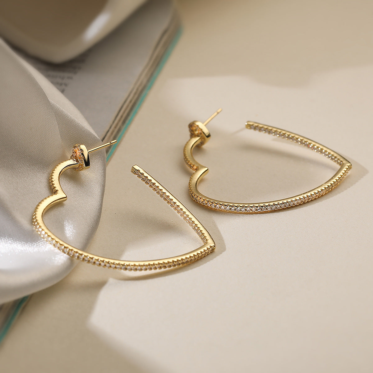 Minimalist Elegant 18K Gold Plated Brass Heart Geometric Earrings with Cubic Zirconia for Women